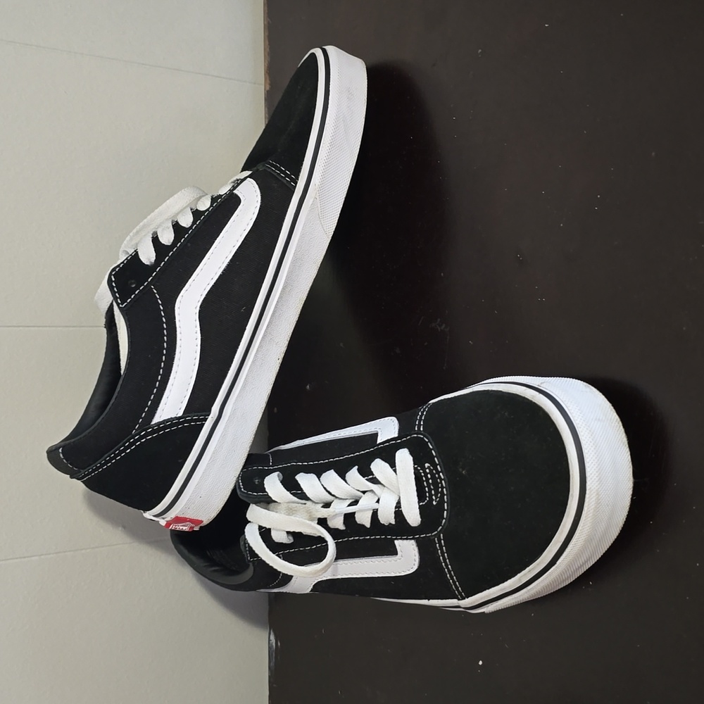 Suede canvas black white 7.5 M Vans